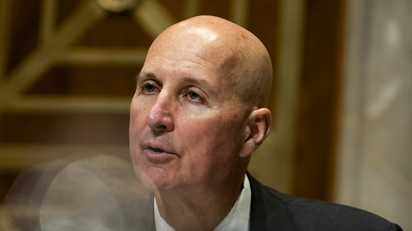 A Reporter Asked Pete Ricketts a Question. He Motioned for the Police.
