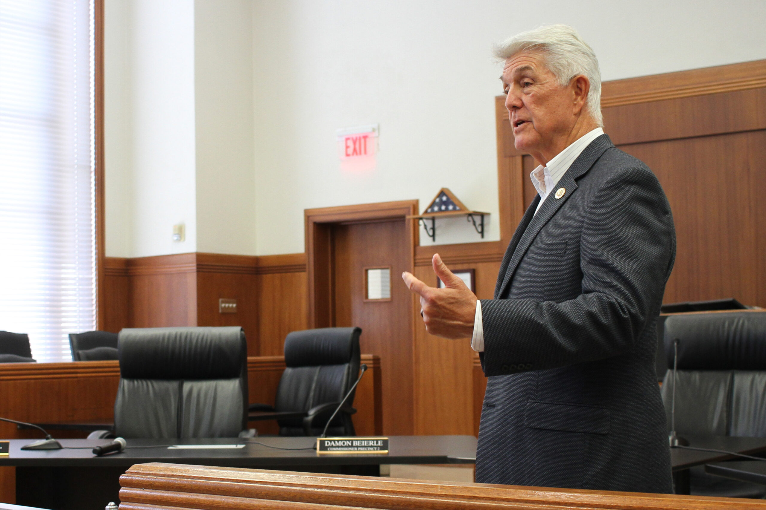 Roger Williams Called a Bank for a Donor and Mentioned the Committee That Regulates It. Then He Said He Didn't Know What the Call Was About.